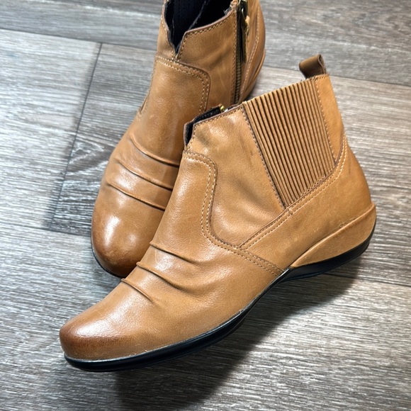 Aetrex Shoes - Aetrex Women's Tan Ankle Boots size 7.5 (b106)